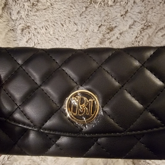 Badgley Mischka quilted black wallet. - Picture 7 of 13